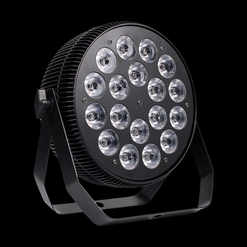 Par LED 18x10 RGBW su Sfondo Nero